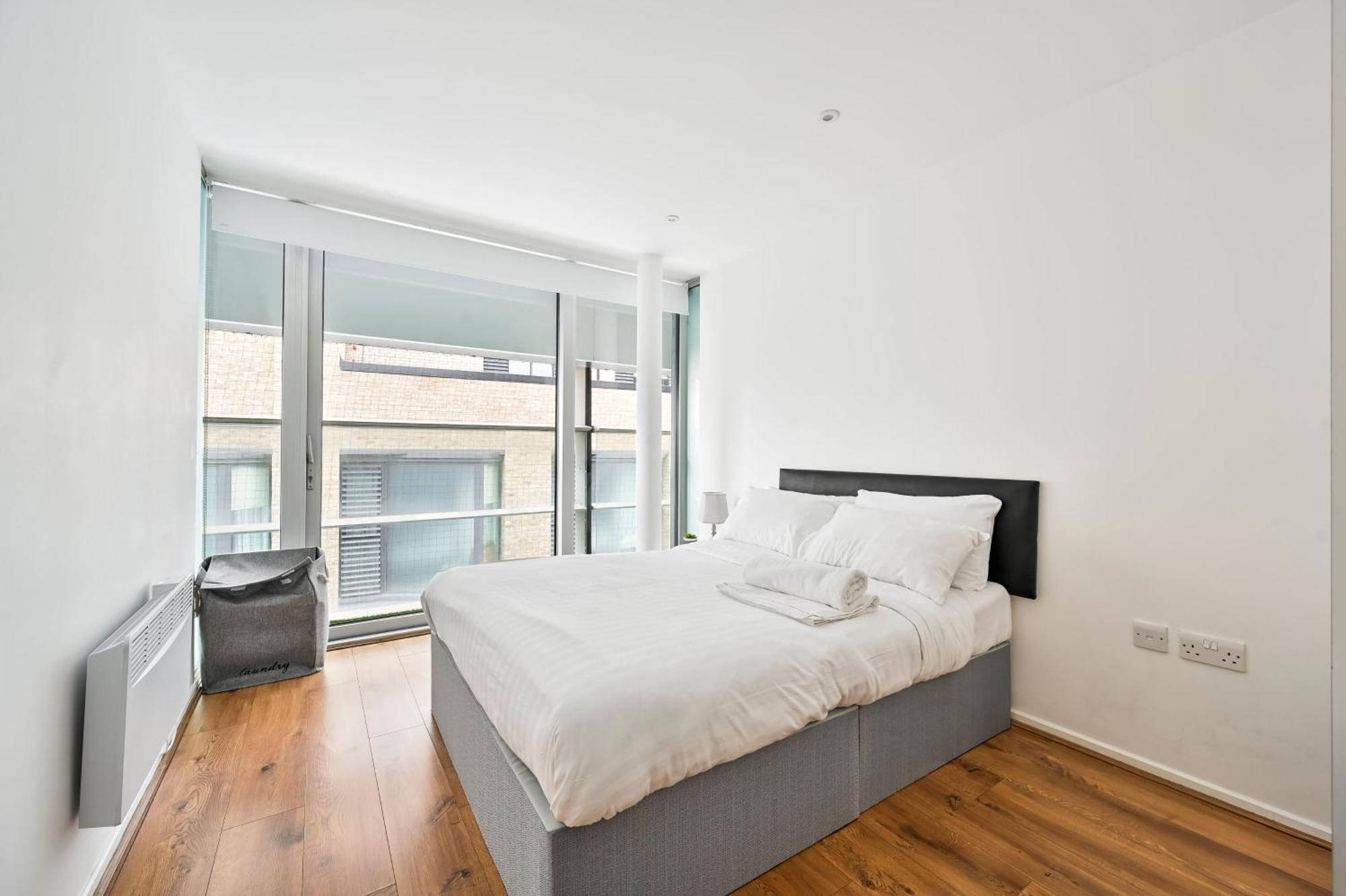 Lovely 2-Bed, Sleeps 6, Near Stratford Station & Abba Voyage, لندن المظهر الخارجي الصورة