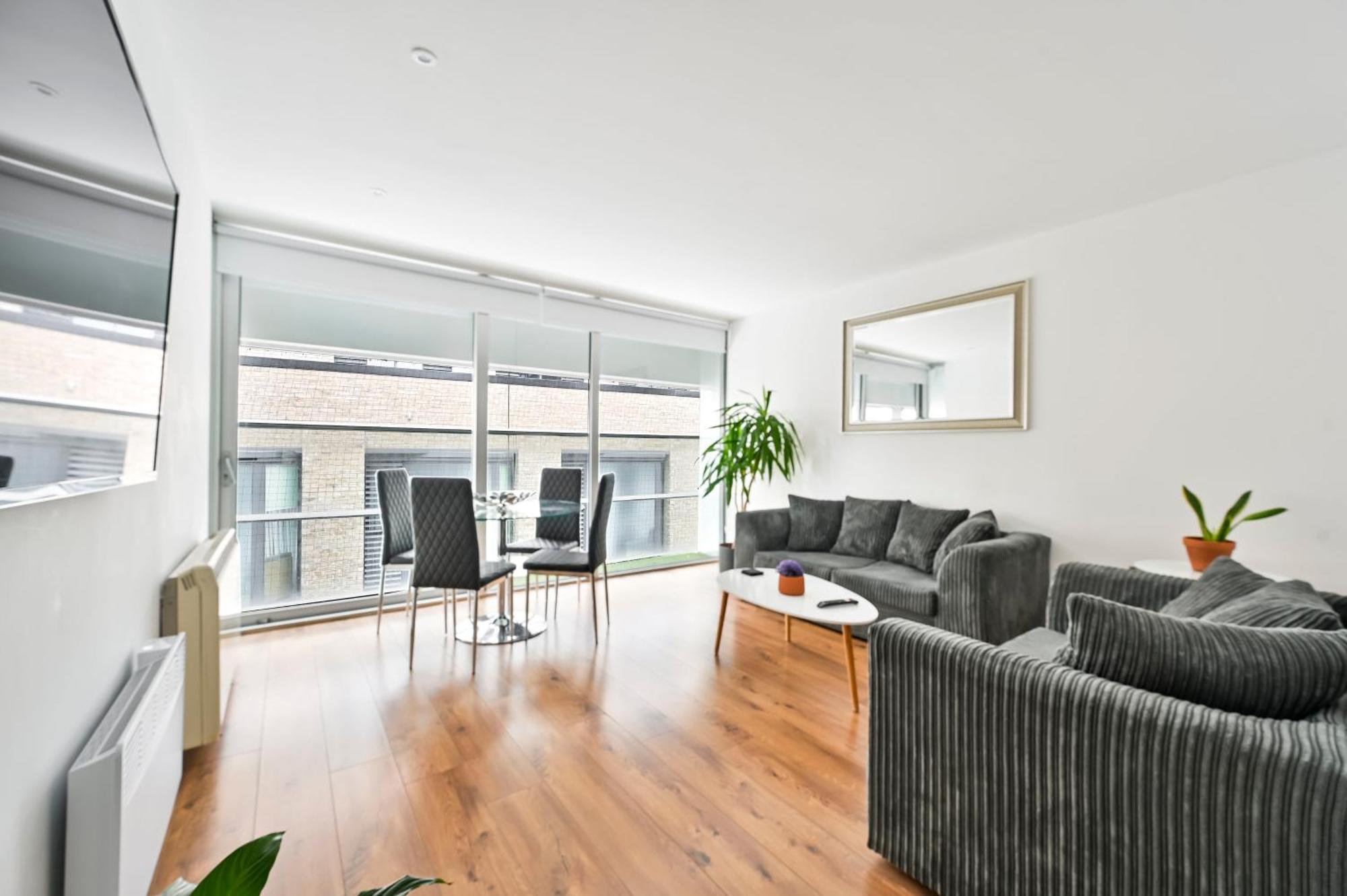 Lovely 2-Bed, Sleeps 6, Near Stratford Station & Abba Voyage, لندن المظهر الخارجي الصورة